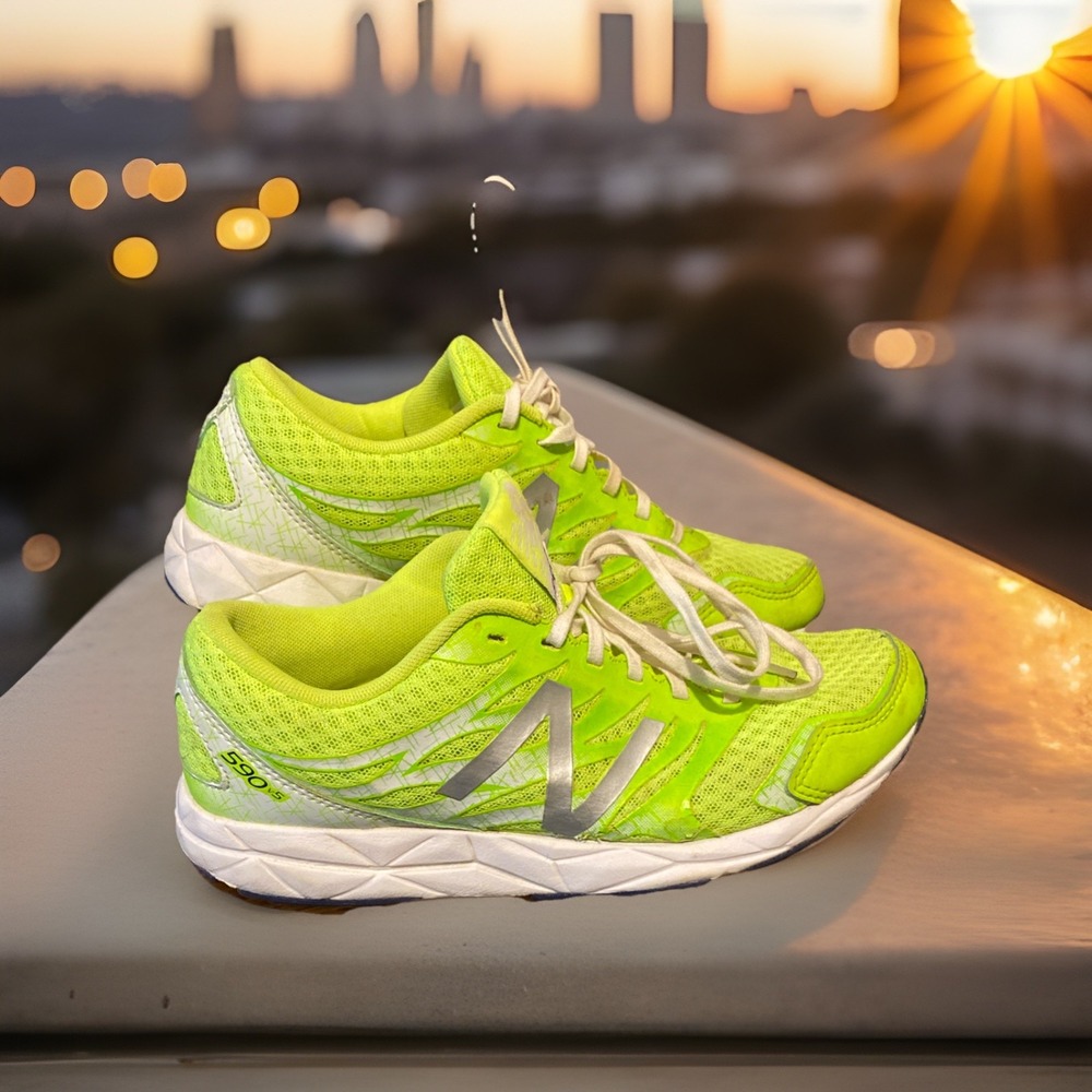 New Balance Womens 590 V5 W590LT5 Green Running Shoes Sneakers Size 7 B‎